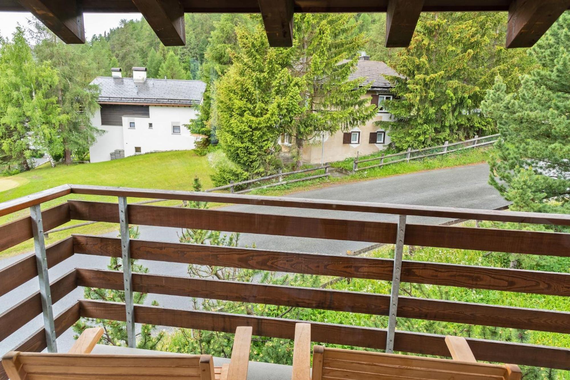 Ferienwohnung Chesa Martina - La Punt Exterior foto